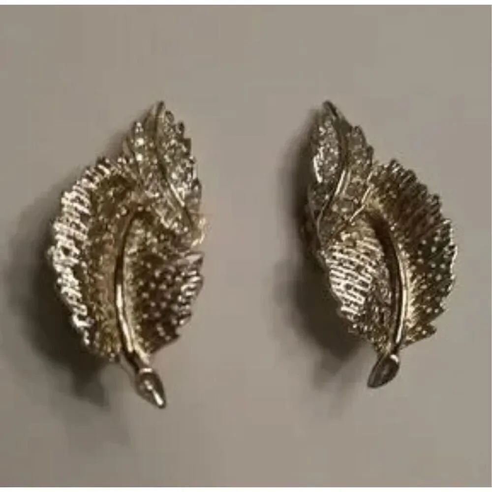 SARAH COVENTRY Leaf Shape Clip Earrings, LT. Gold Tone Metal, Crystals
